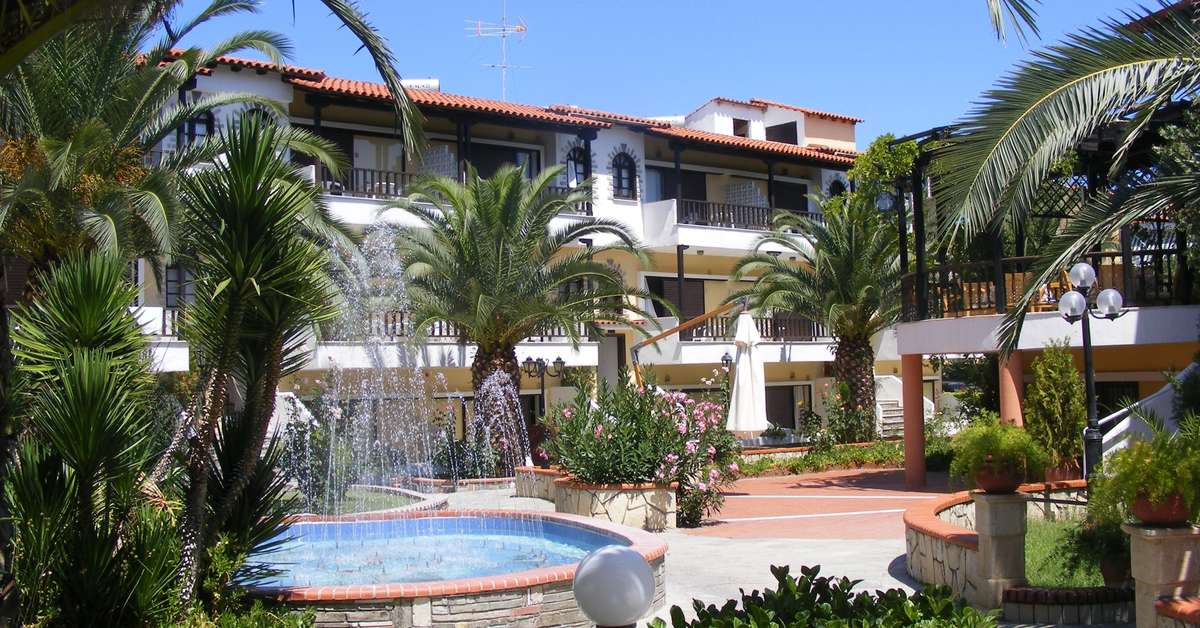 Een foto van de buitenkant van Ioli Village Hotel