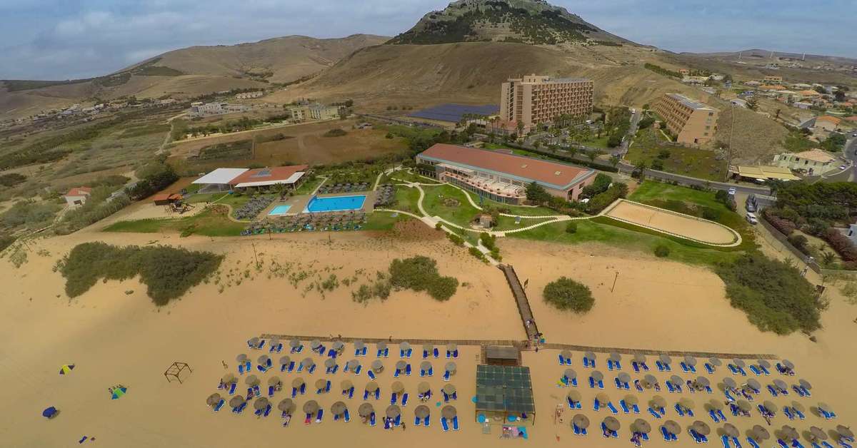 Een foto van het strand bij Vila Baleira Porto Santo Resort