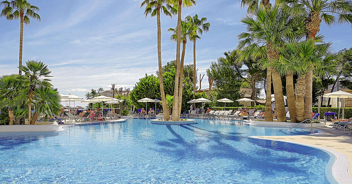 Een foto van het zwembad bij Allsun Hotel Eden Alcudia