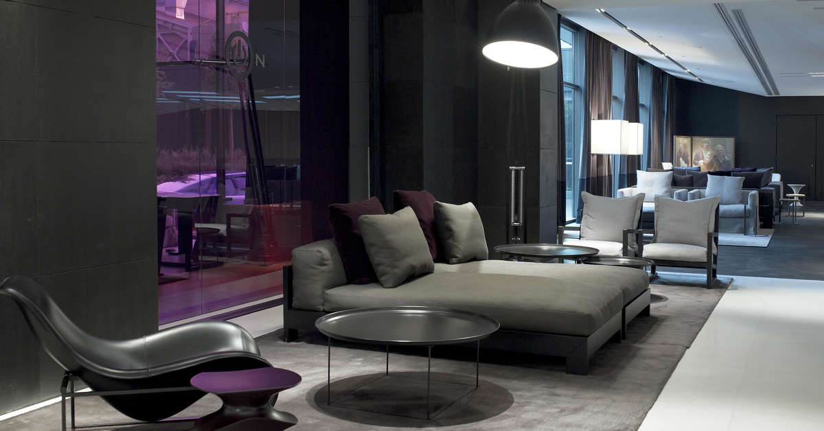 Een foto van het interieur van The Met Hotel
