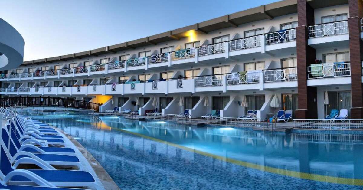 Een foto van het zwembad bij Ephesia Holiday Beach Club