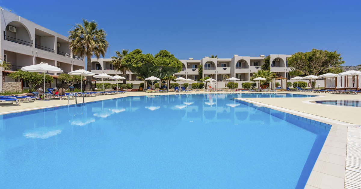 Een foto van het zwembad bij Lardos Bay Hotel