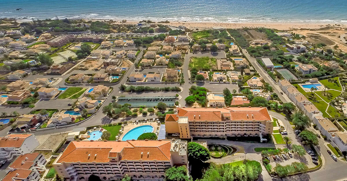 Een foto van de buitenkant van Vila Gale Atlantico