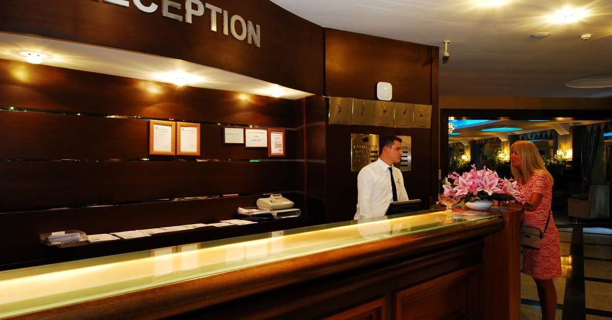 Een foto van het interieur van Grand Pasa Hotel