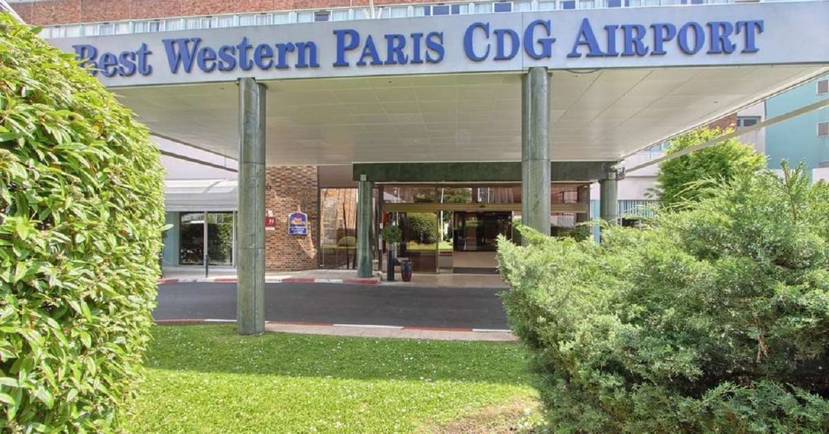 Een foto van de buitenkant van Best Western Hotel Paris CDG Airport