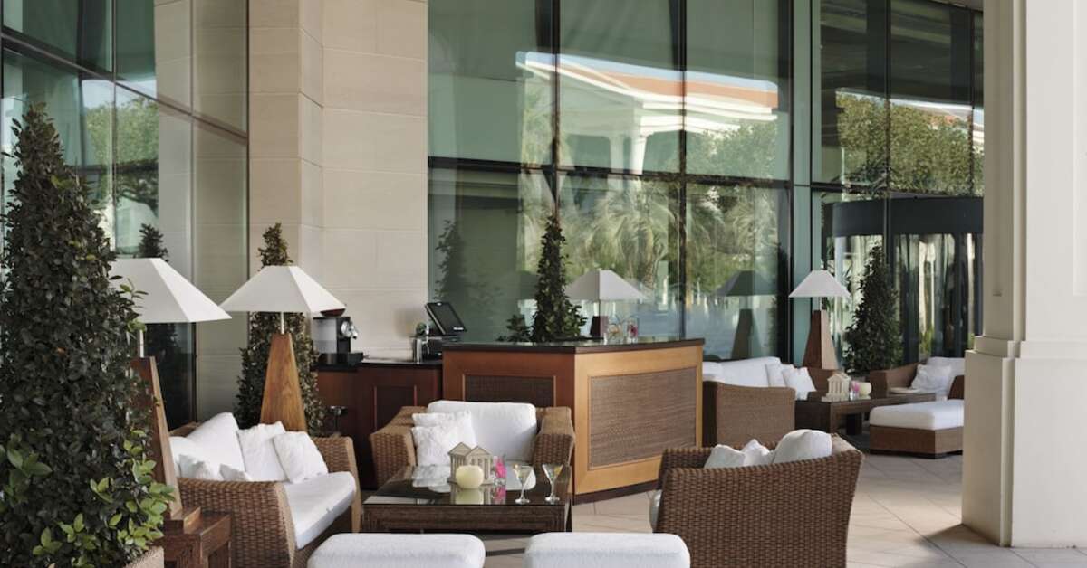 Ein Foto von der Terrasse im Las Arenas Balneario Resort