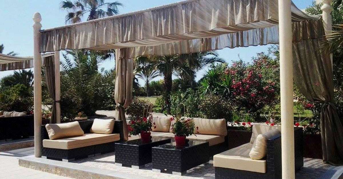 Een foto van het terras bij Hotel Africa Jade Thalasso