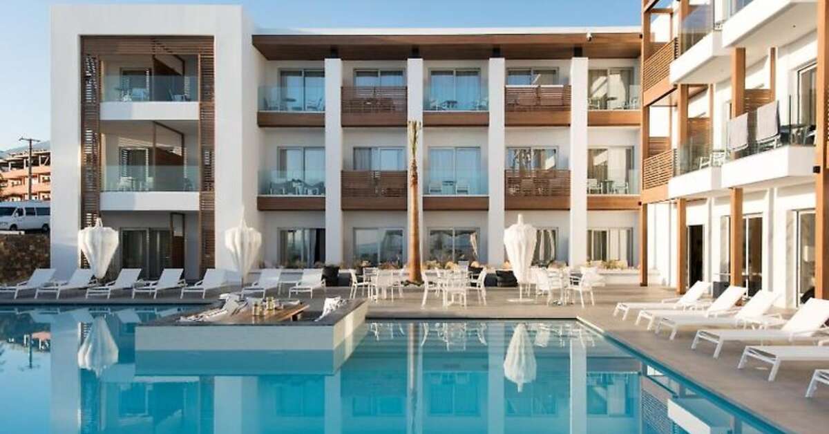 Een foto van het zwembad bij Enorme Ammos Beach Hotel