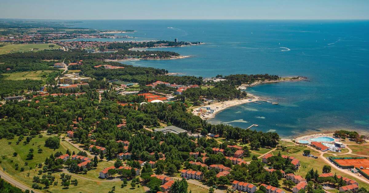 Een foto van een overzicht van Appartementen Polynesia Plava Laguna