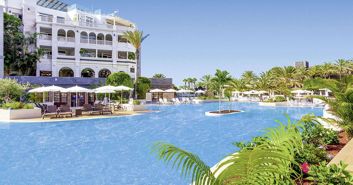 Een foto van het zwembad bij Gran Tacande Wellness & Relax