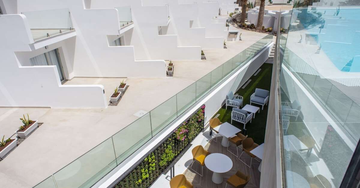 Een foto van de buitenkant van Hotel Taimar