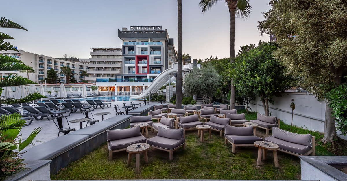 Een foto van White City Beach Hotel
