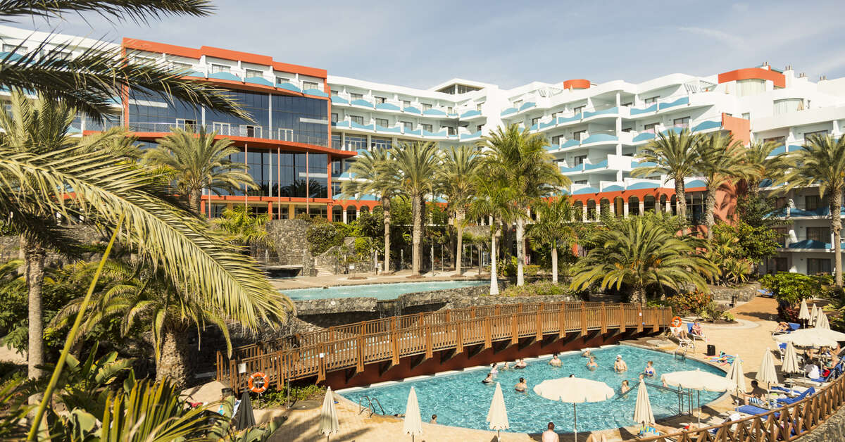 Een foto van het zwembad bij R2 Pajara Beach Hotel & Spa Wellness
