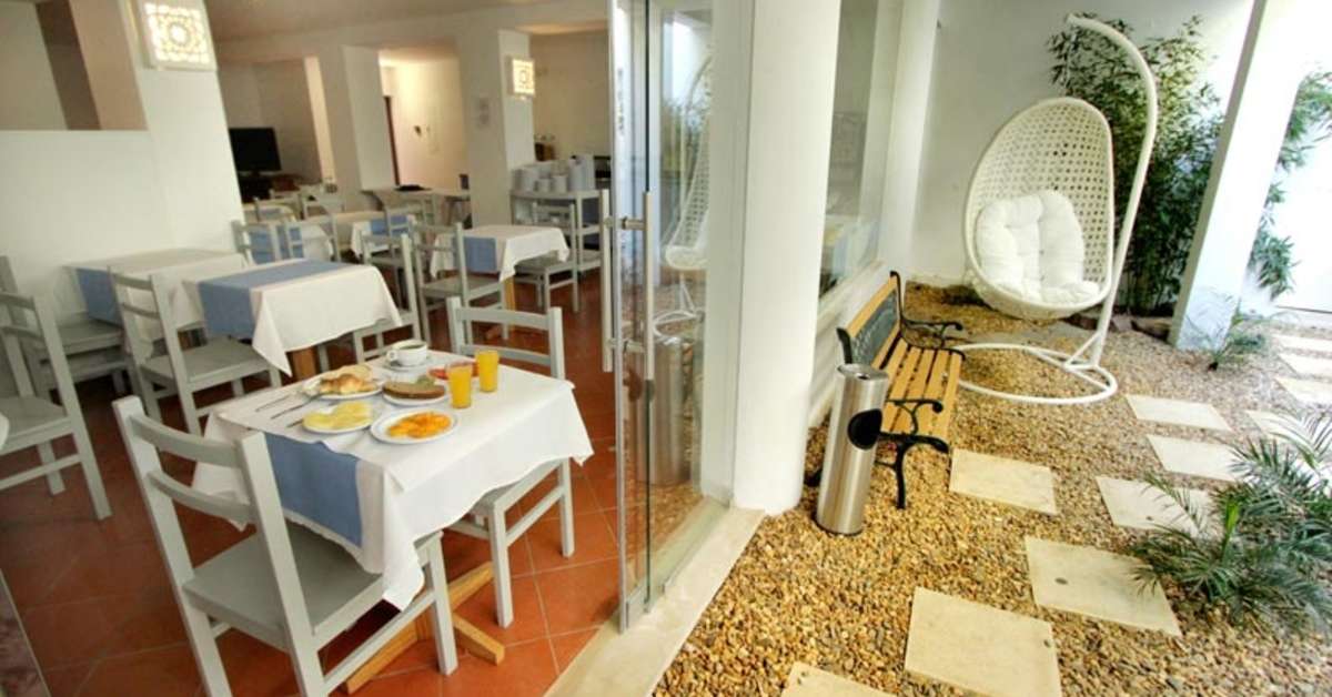 Een foto van de faciliteiten bij Carvi Beach Hotel