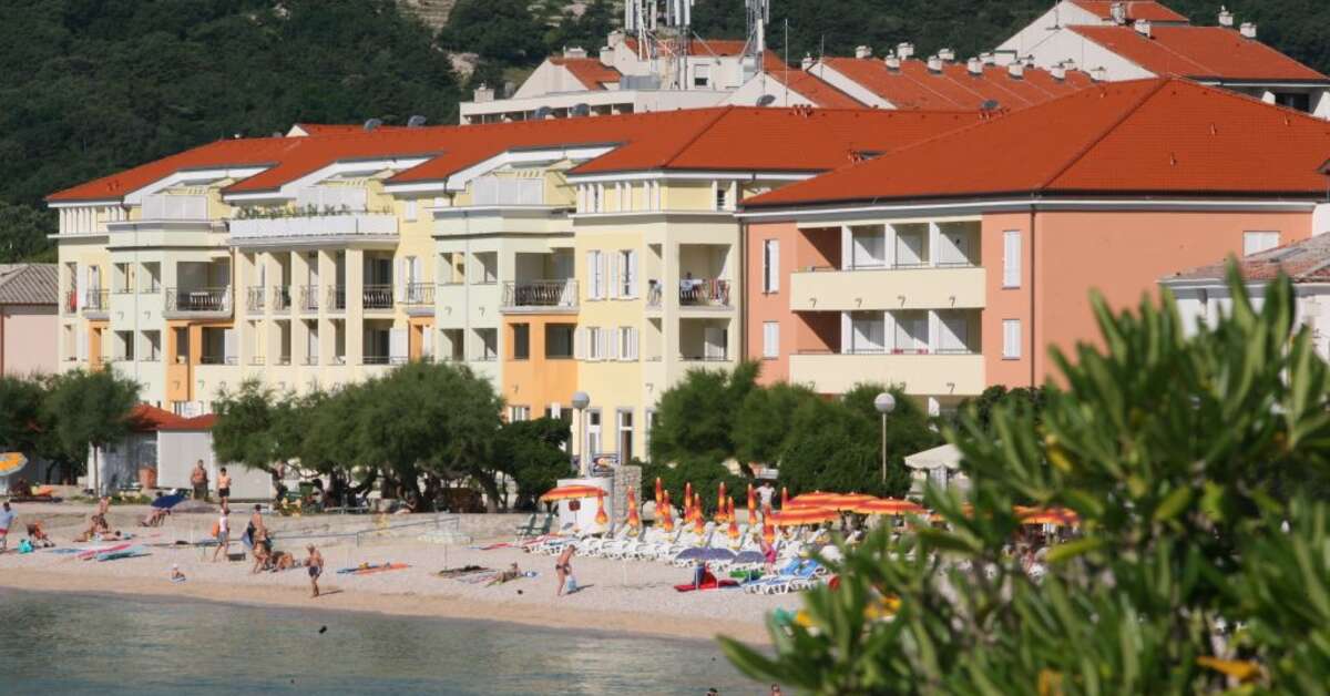 Een foto van de buitenkant van Valamar Atrium Baska Residence