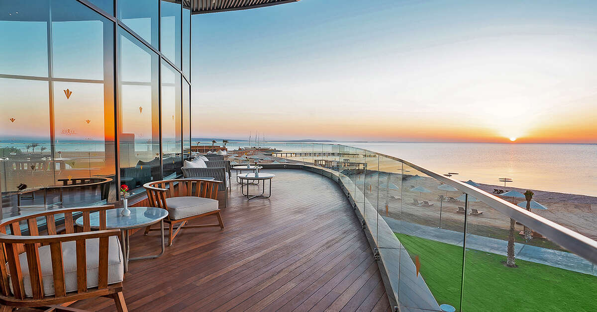 Ein Foto von der Terrasse im Rixos Premium Magawish