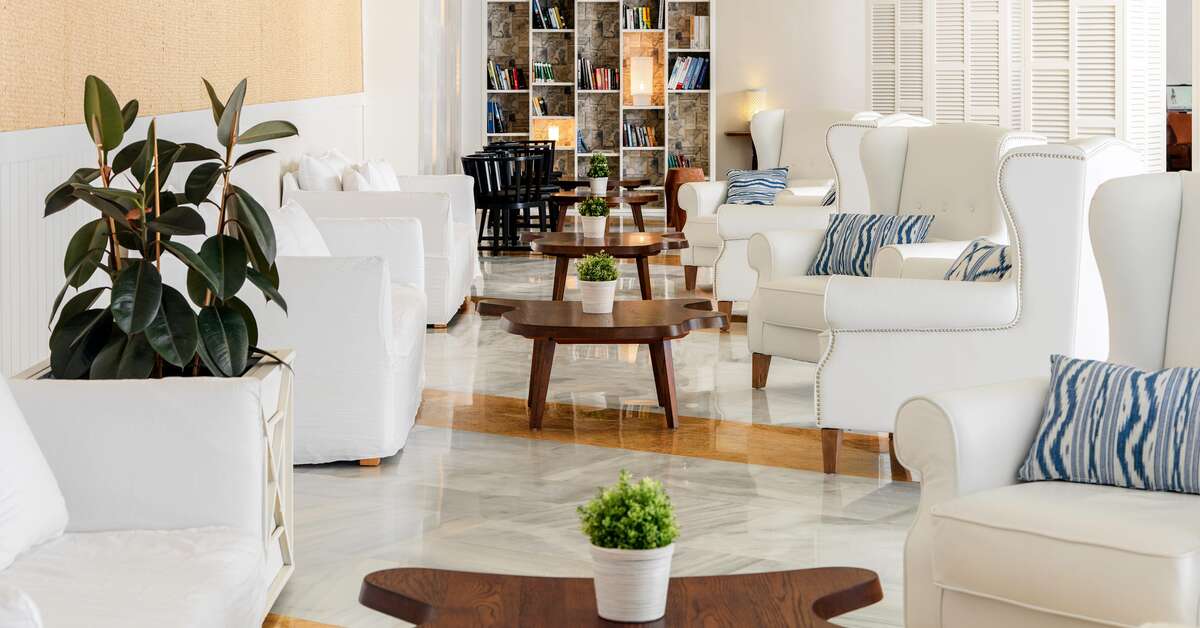 Een foto van het interieur van H10 Blue Mar