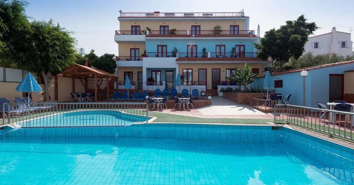 Een foto van het zwembad bij Thalassi Hotel