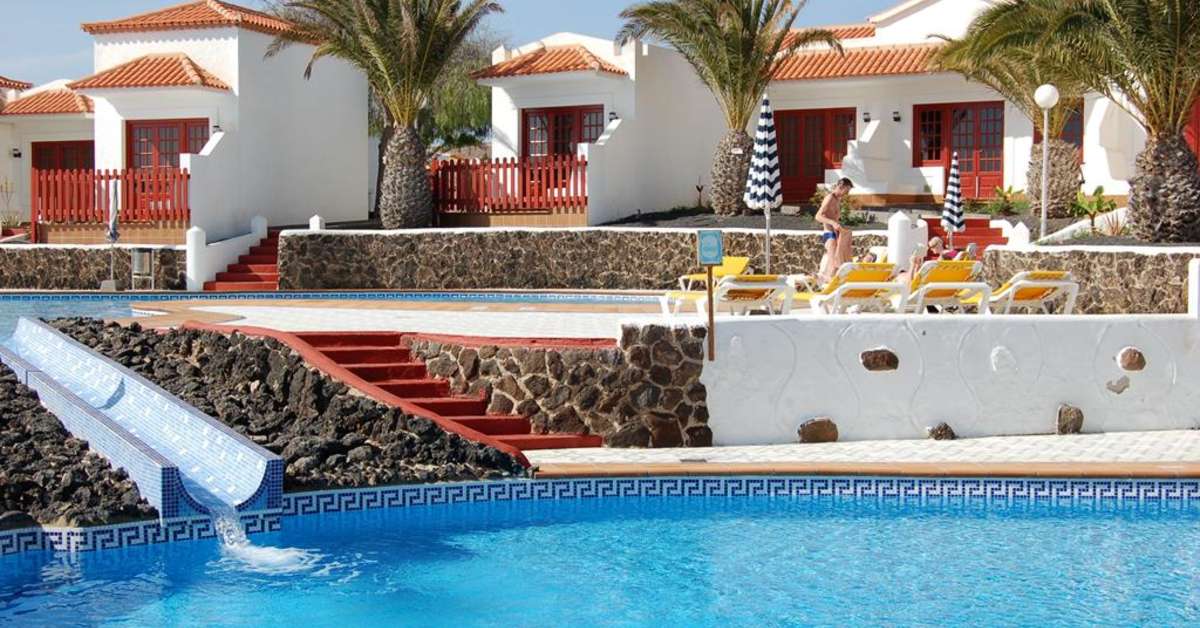 Een foto van het zwembad bij Castillo Beach Bungalows