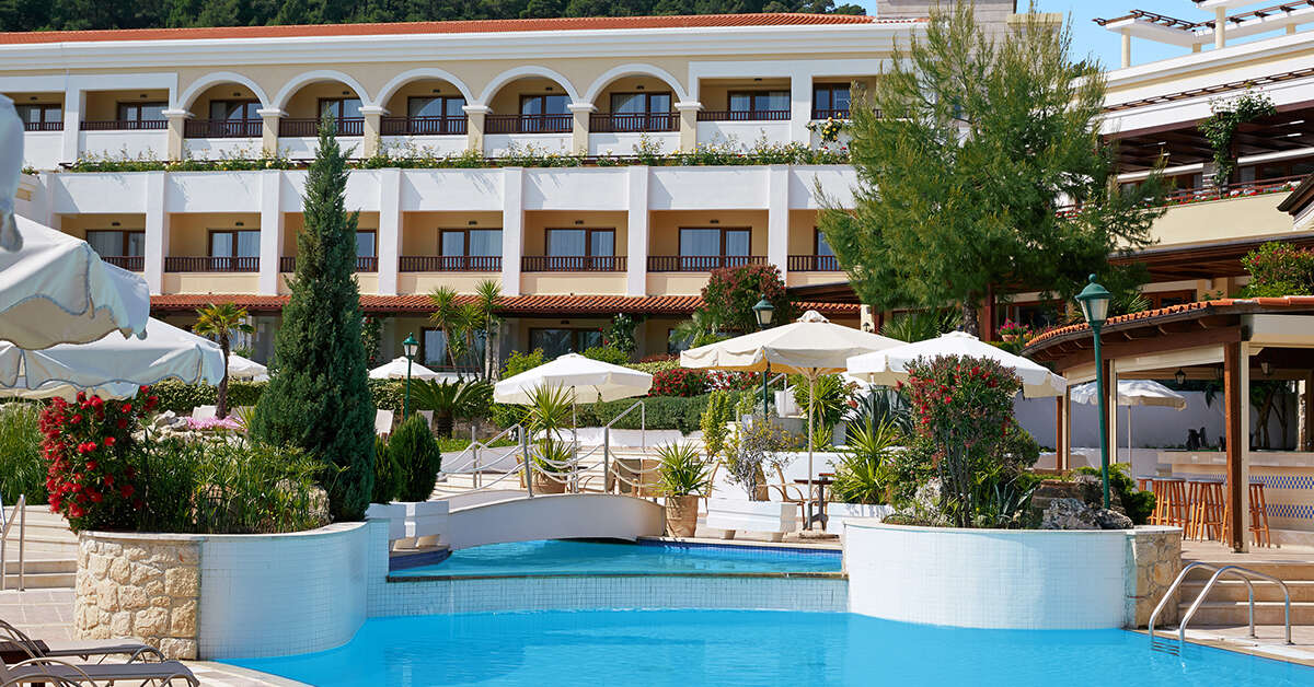 Een foto van het zwembad bij Hotel Aegean Melathron Thalasso & Spa