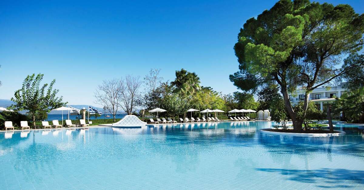 Een foto van het zwembad bij Mitsis Galini Wellness Spa & Resort