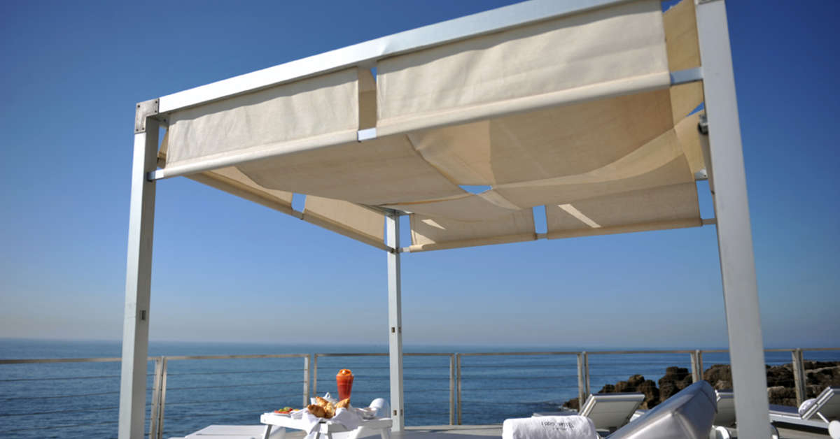 Een foto van het terras bij Farol Design Estalagem Hotel