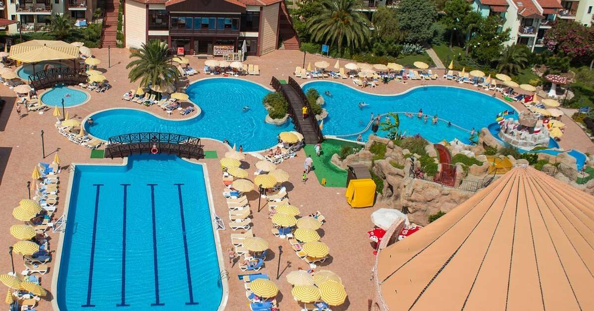 Een foto van het zwembad bij Gypsophila Holiday Village