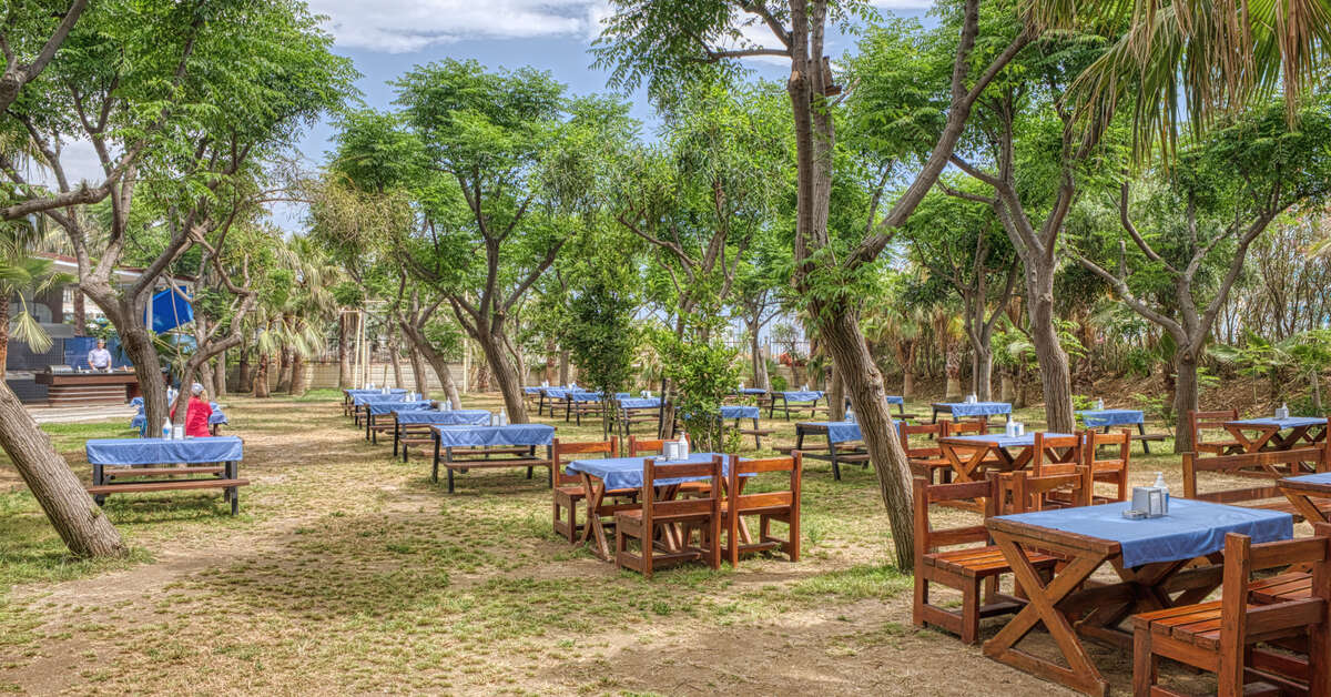 Een foto van het terras bij Seaden Sea World Resort & Spa