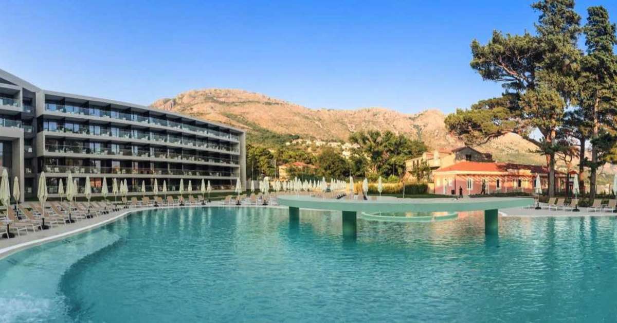Een foto van het zwembad bij Sheraton Dubrovnik Riviera Hotel