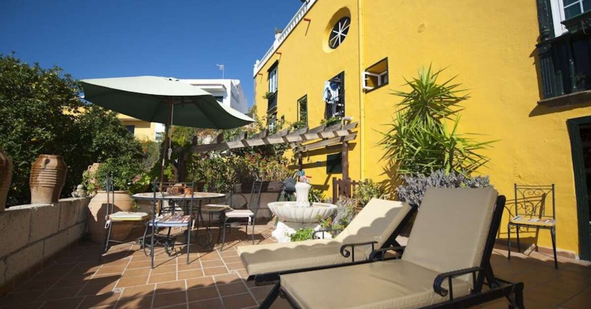 Een foto van het terras bij Hotel Rural Senderos de Abona