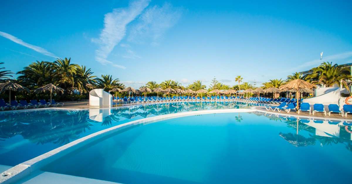 Een foto van het zwembad bij HL Hotel Rio Playa Blanca