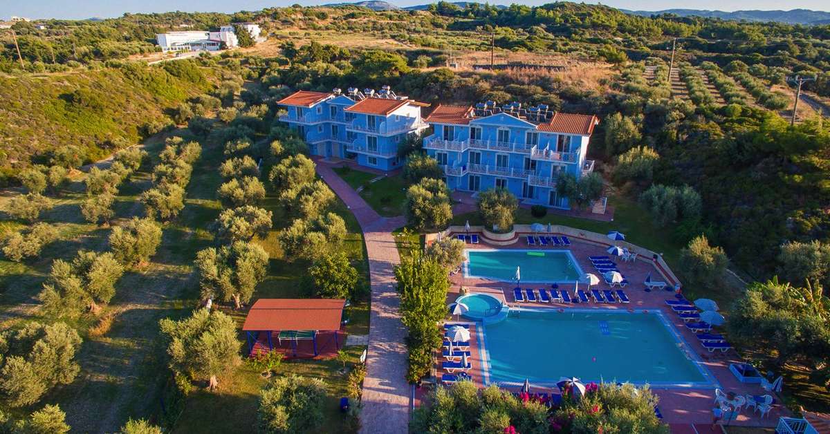 Een foto van de buitenkant van Filoxenia Hotel Tholos
