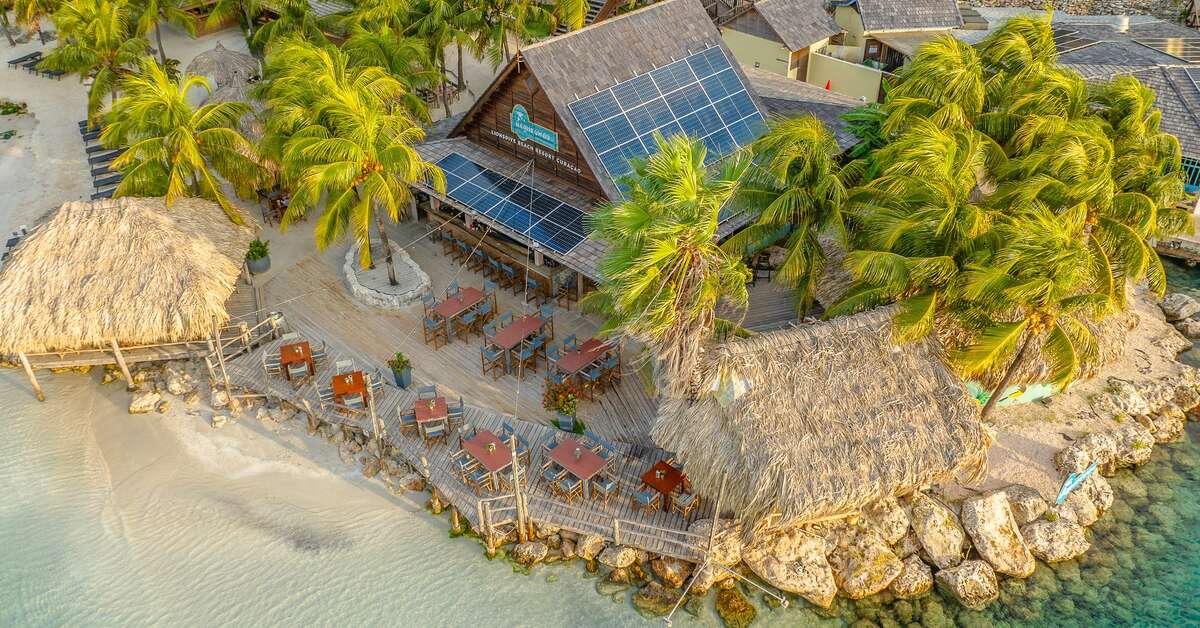 Een foto van LionsDive Beach Resort