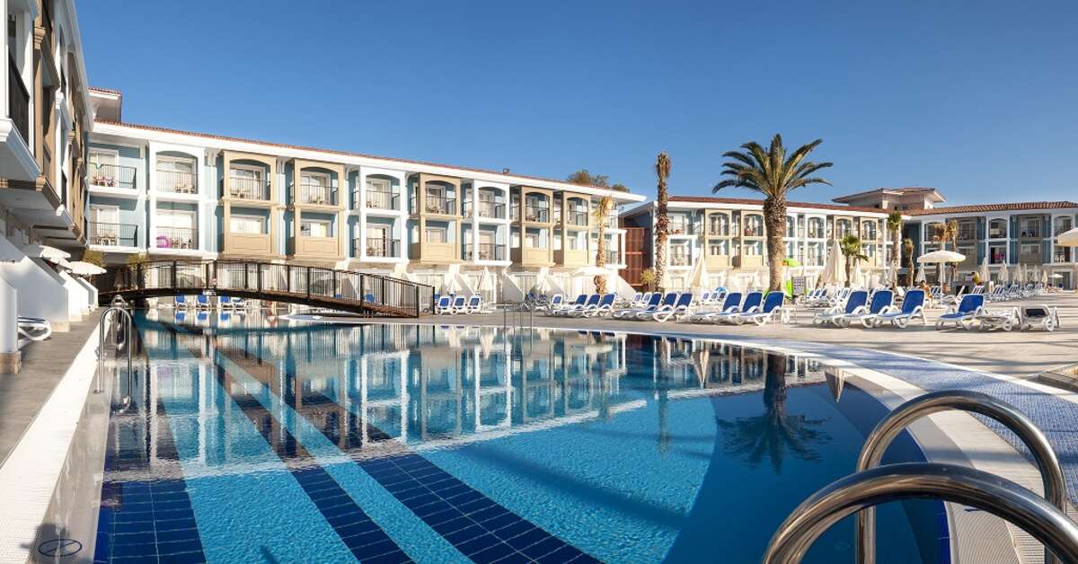 Een foto van het zwembad bij Ephesia Holiday Beach Club