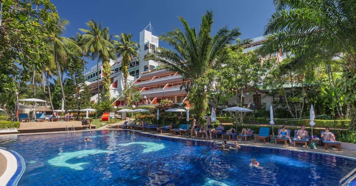 Een foto van het zwembad bij Best Western Phuket Ocean Resort