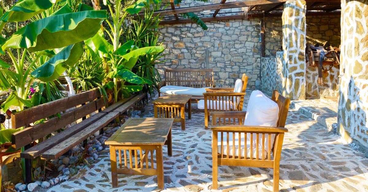 Ein Foto von der Terrasse im Stone Village Petrino Horio