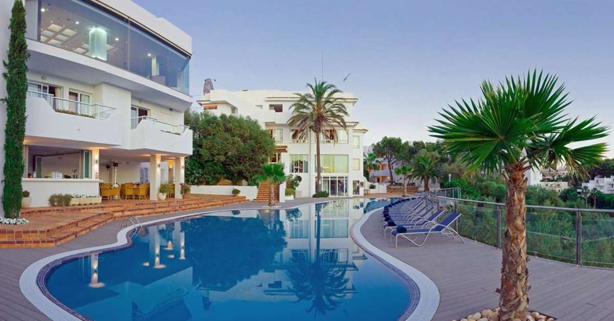 Een foto van het zwembad bij MarSenses Natura Olea Hotel