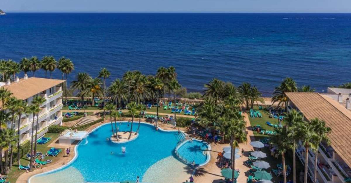 Een foto van het zwembad bij Grupotel Mallorca Mar