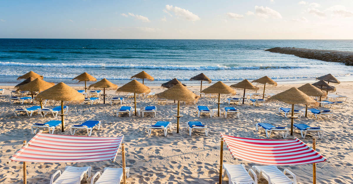 Een foto van het strand bij Tryp by Wyndham Lisboa Caparica Mar Hotel