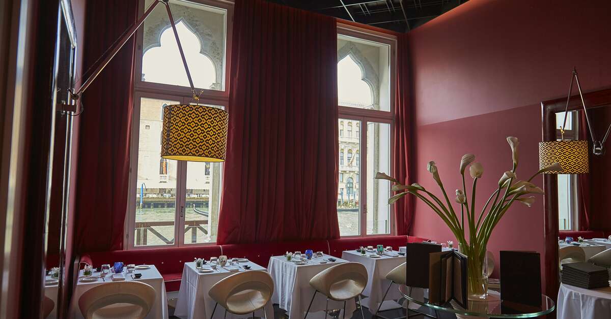 Een foto van het interieur van Sina Centurion Palace