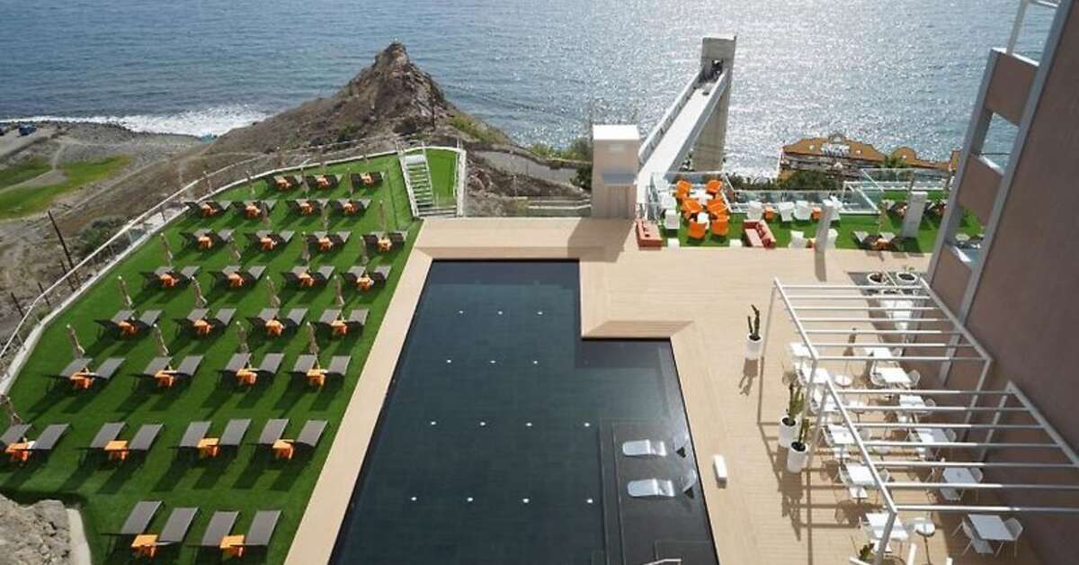Een foto van het zwembad bij Riviera Vista