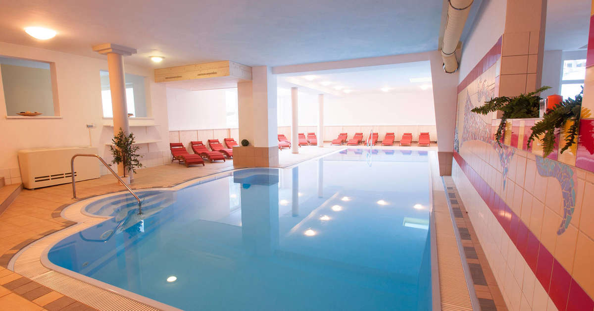 Een foto van het zwembad bij Erlebnishotel Fendel