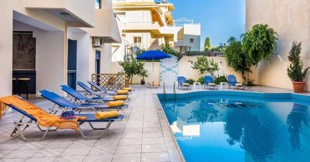 Een foto van het zwembad bij Hersonissos Central