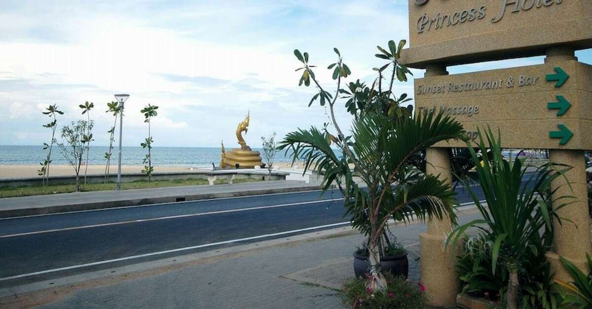 Een foto van Karon Princess Hotel