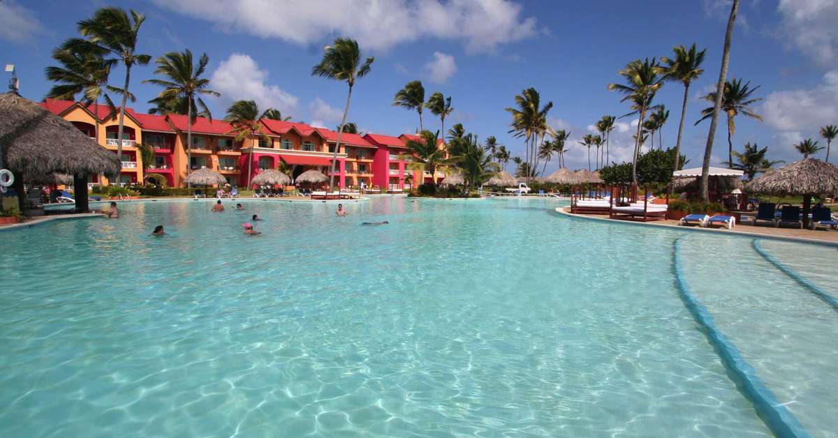 Een foto van het zwembad bij Caribe Deluxe Princess