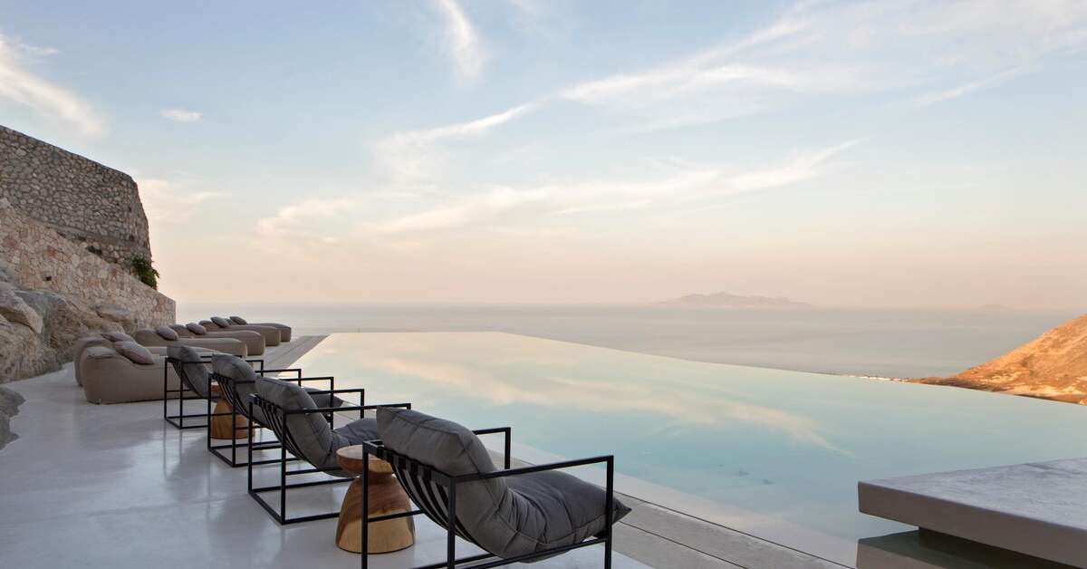 Ein Foto vom Pool im Elessa Hotel