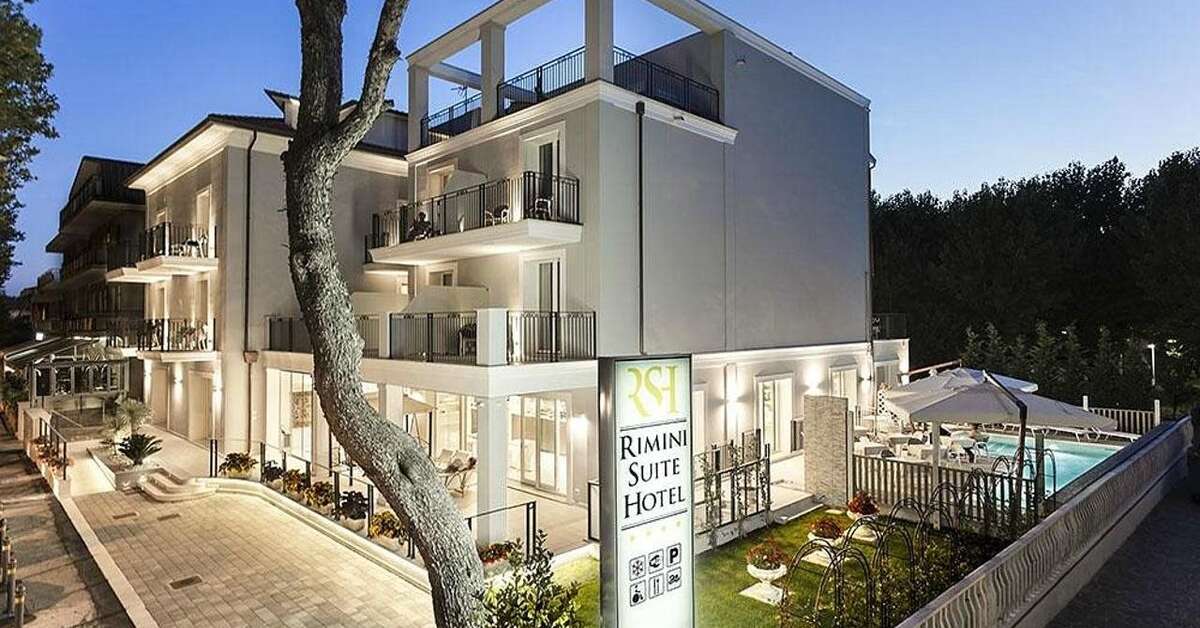 Een foto van de buitenkant van Rimini Suite Hotel