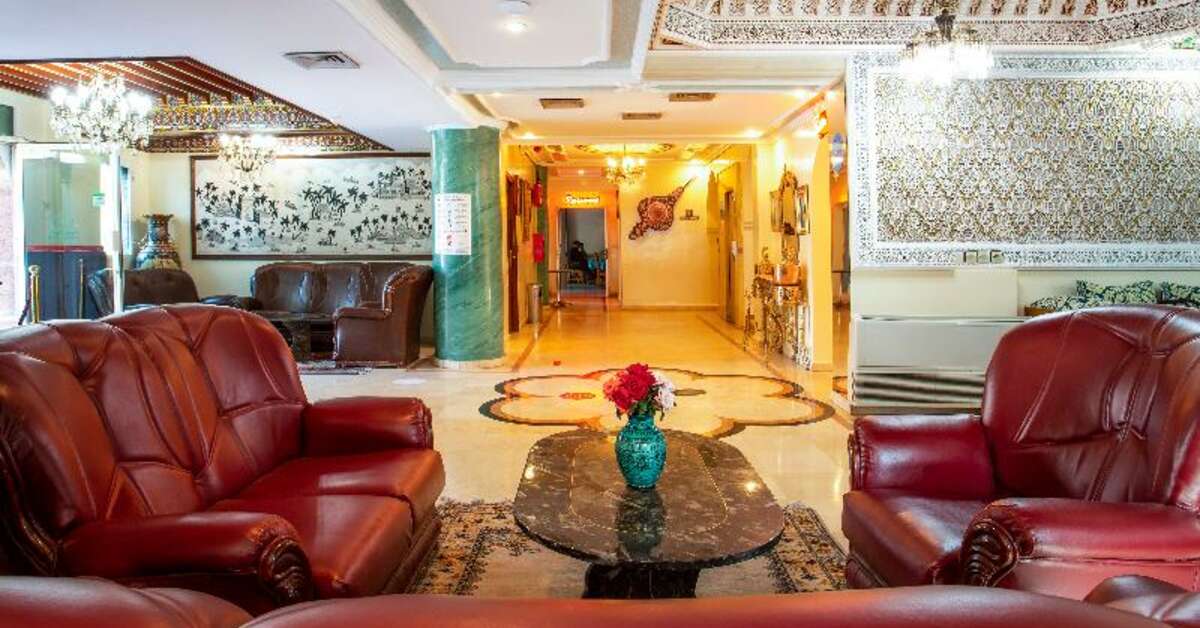 Een foto van het interieur van Hotel Akabar