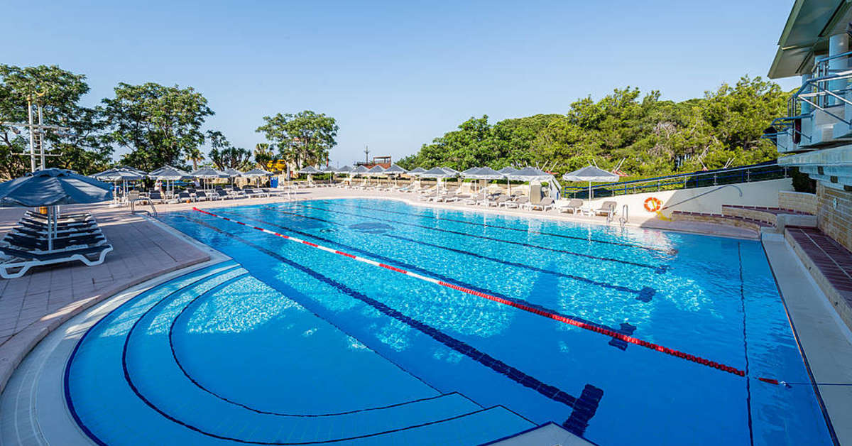 Een foto van het zwembad bij Robinson Club Pamfilya