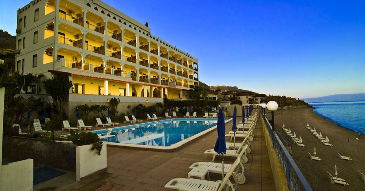 Een foto van de buitenkant van Park Hotel Silemi